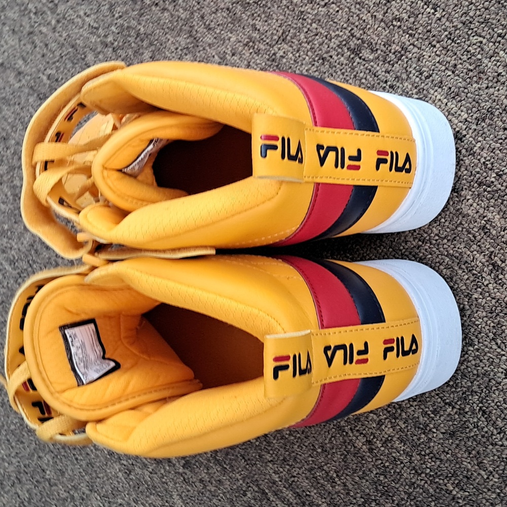 Shoes - Picture 3 of 4